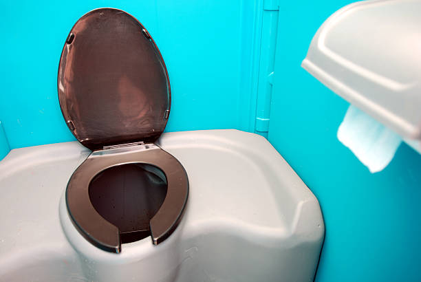 Best Portable restroom trailer rental  in Larch Y, WA